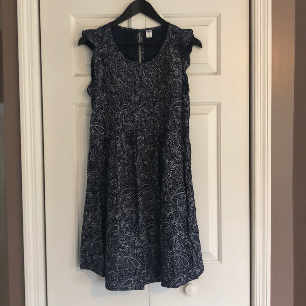 Paisley patterned summer dress.